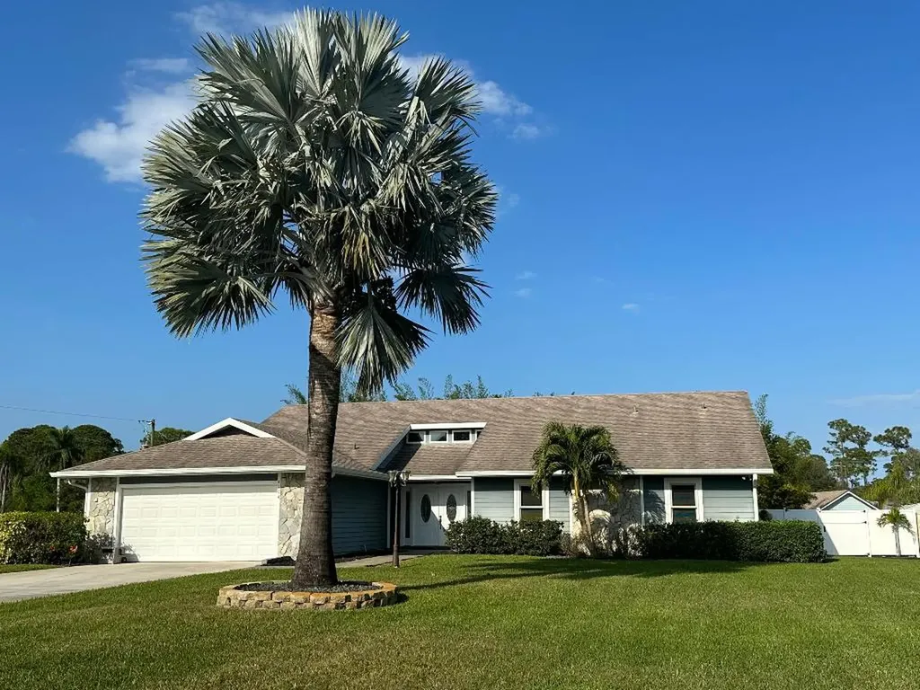4104 Smokey Pines Court Fort Pierce FL 34951