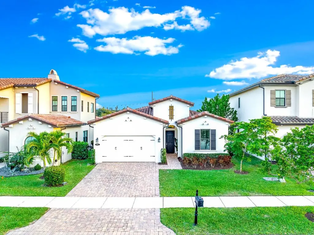 8651 Grand Prix Lane Boynton Beach FL 33472
