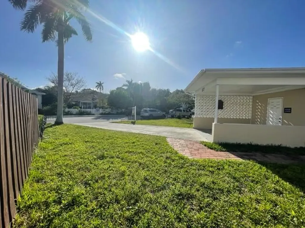 227 N Ocean Breeze Lake Worth Beach FL 33460