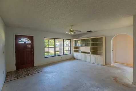 102 SW Crescent Avenue Port St Lucie FL 34984