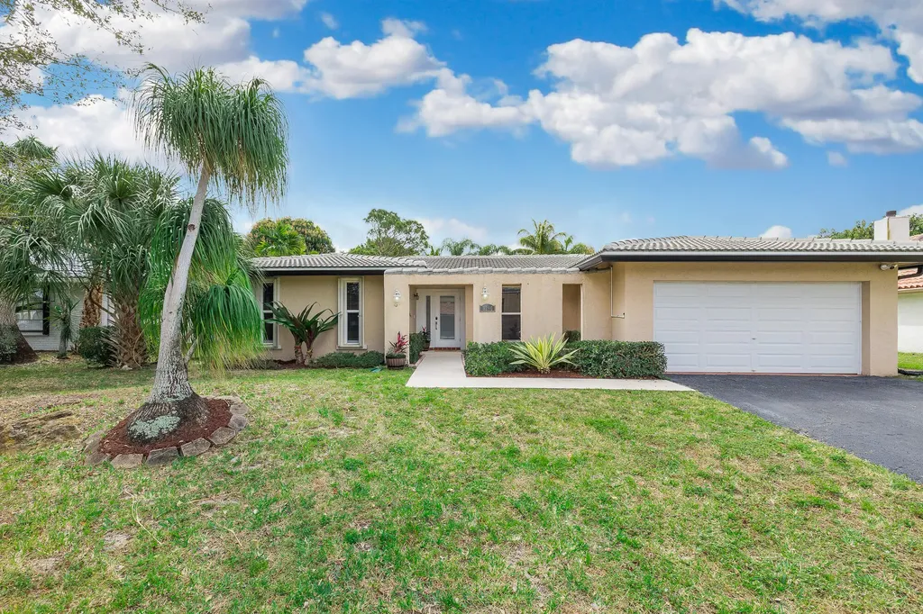 8296 Shadow Wood Boulevard Coral Springs FL 33071