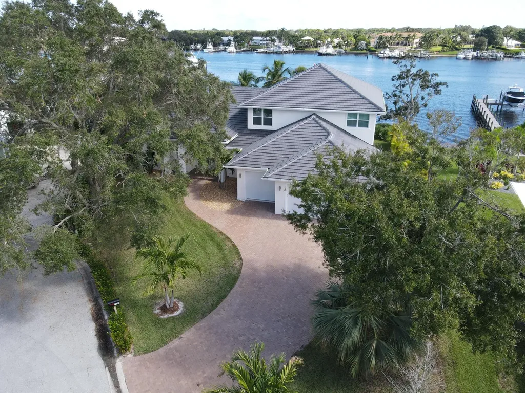 3953 SE Topsail Court Stuart FL 34997