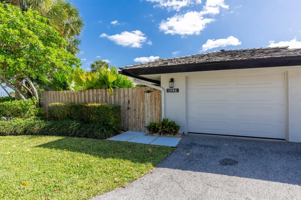 11742 Marblestone Court Wellington FL 33414