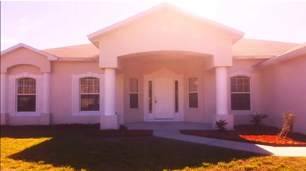 1026 SW Barbarosa Avenue Port St Lucie FL 34953