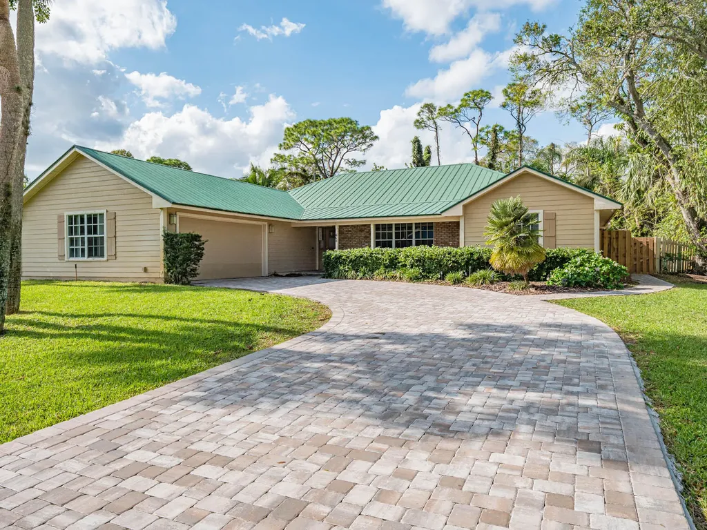 635 39th Court SW Vero Beach FL 32968