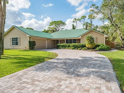 635 39th Court SW Vero Beach FL 32968