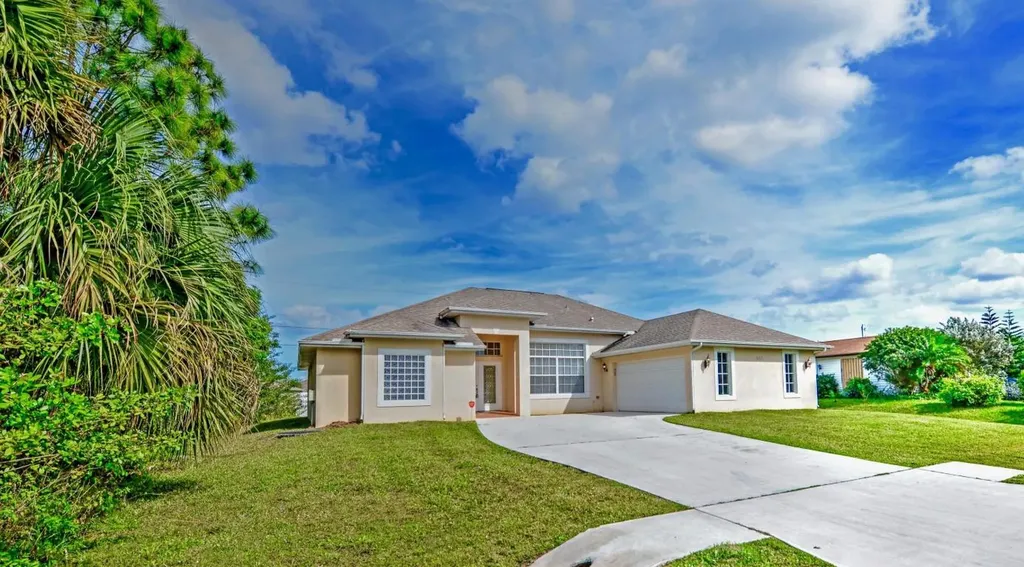 3717 SW Swope Street Port St Lucie FL 34953