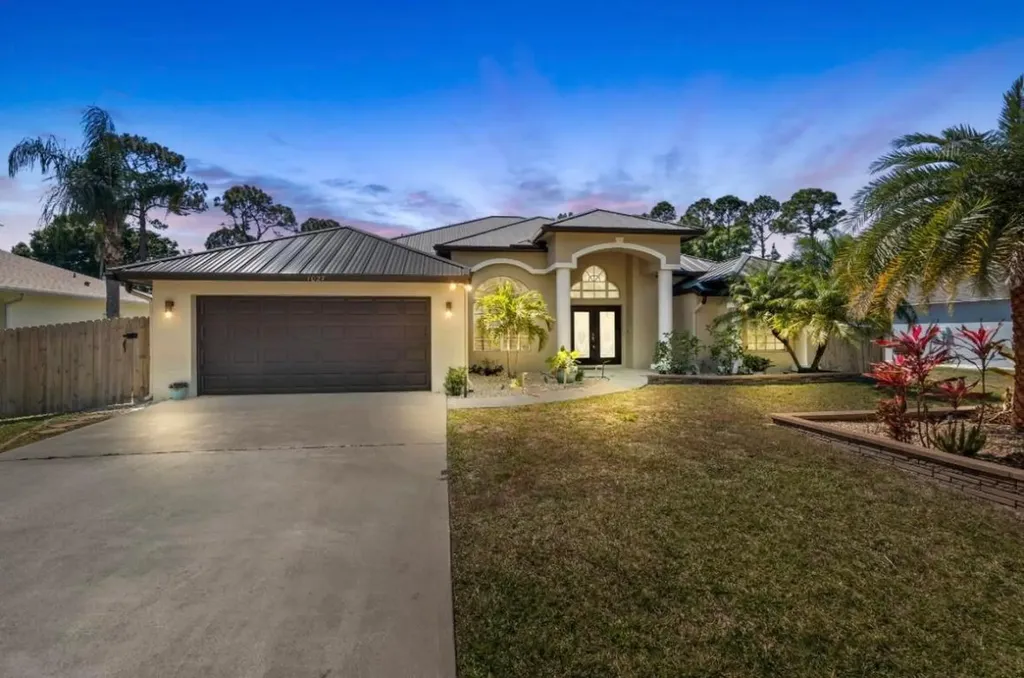 1027 SW Adventure Lane Port St Lucie FL 34953