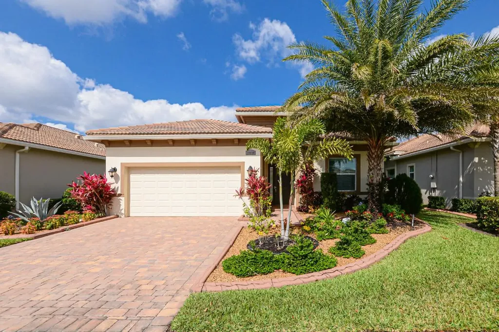 18030 SW Cosenza Way Port St Lucie FL 34986