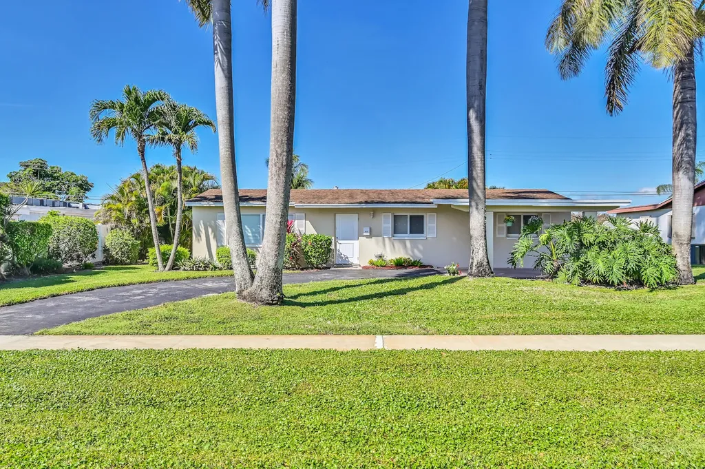 433 San Mateo Drive Palm Springs FL 33461
