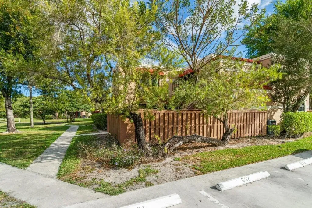 8080 Severn Drive Boca Raton FL 33433