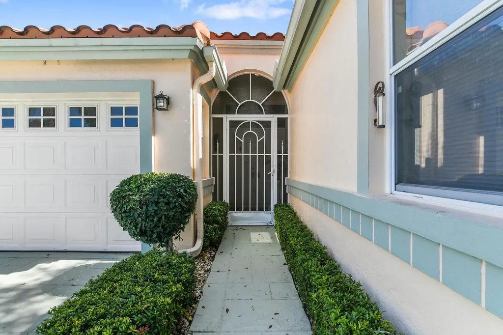 9947 Harbour Lake Circle Boynton Beach FL 33437