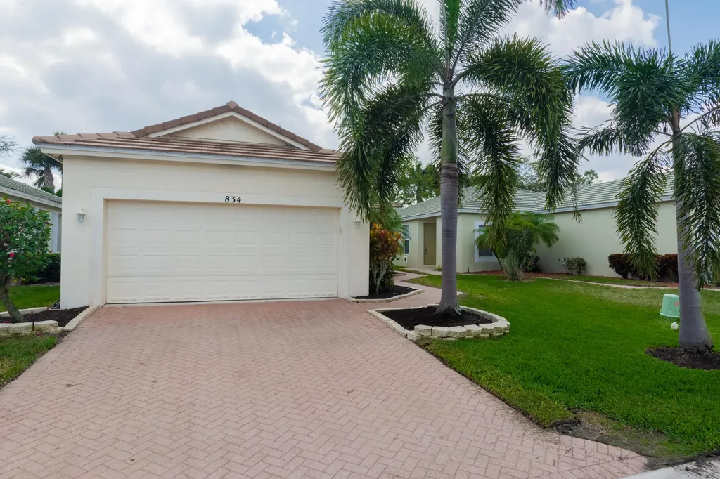 834 SW Rocky Bayou Terrace Port St Lucie FL 34986