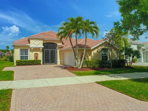 684 SW Lake Charles Circle Port St Lucie FL 34986