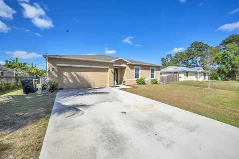 581 SW Fairview Avenue Port St Lucie FL 34983