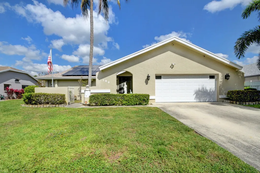 189 Parkwood Drive Royal Palm Beach FL 33411