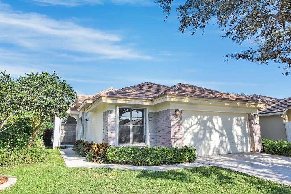 4475 Sherwood Forest Drive Delray Beach FL 33445