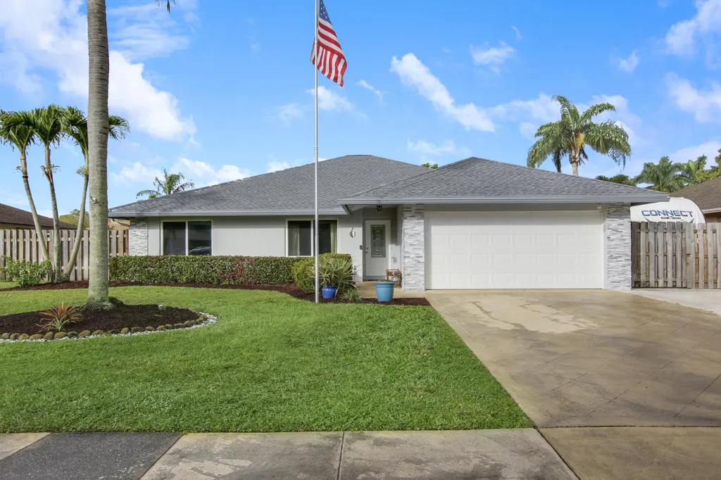 7450 Woodland Creek Lane Lake Worth FL 33467