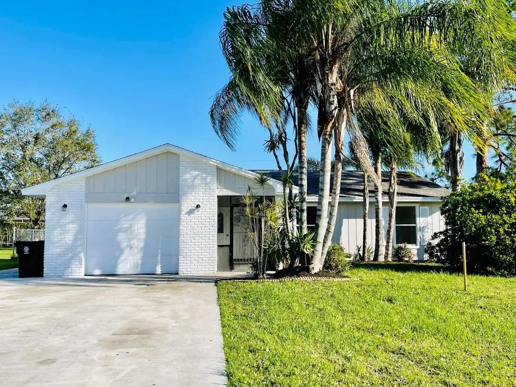 1665 SE Pleasantview Street Port St Lucie FL 34983