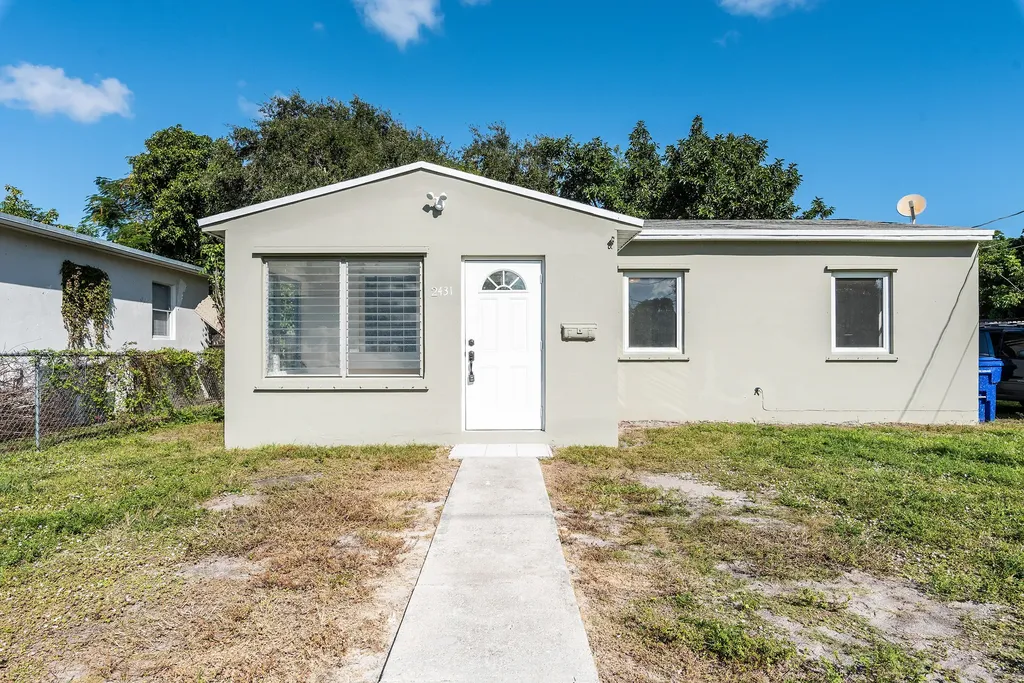 2431 Hayes Street Hollywood FL 33020