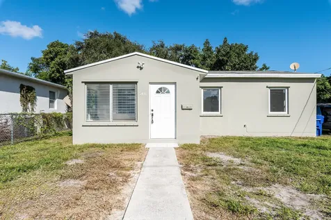 2431 Hayes Street Hollywood FL 33020