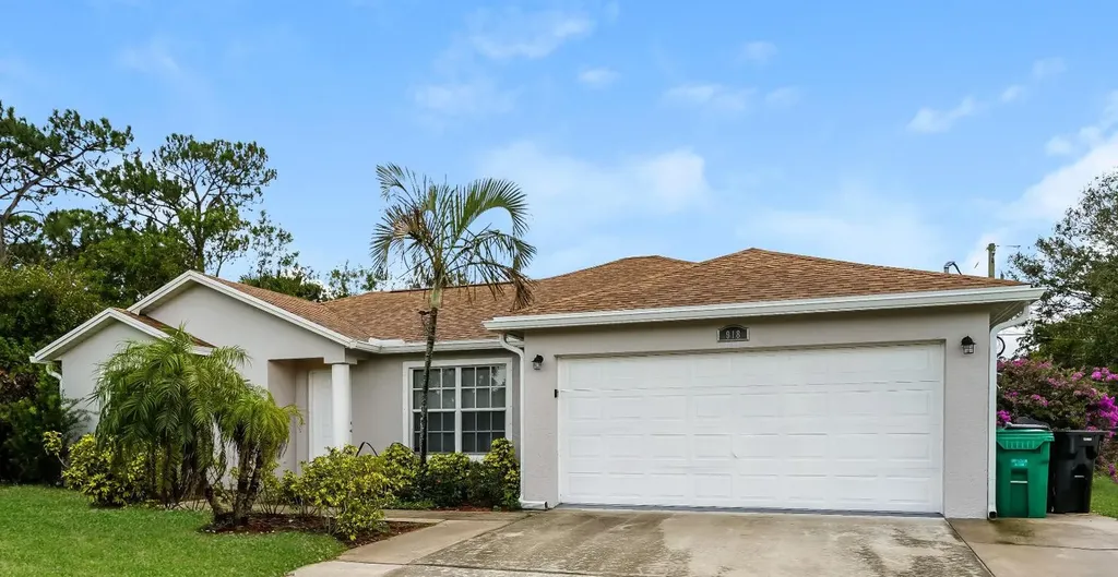 918 SW Longfellow Road Port St Lucie FL 34953