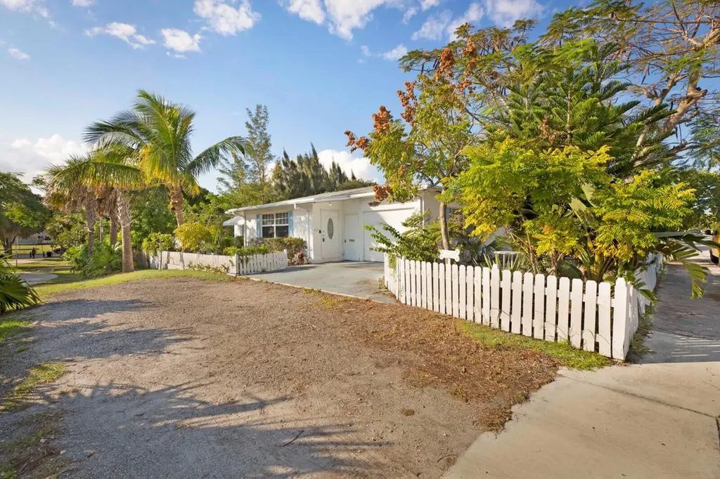 431 S B Street Lake Worth Beach FL 33460