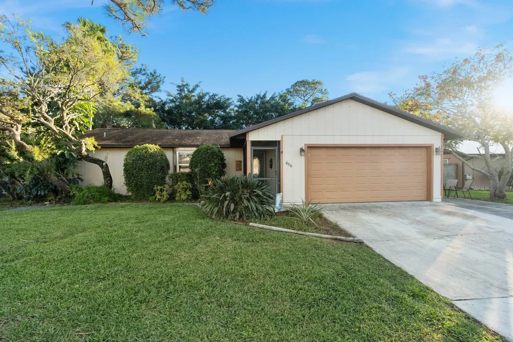 858 SE Damask Avenue Port St Lucie FL 34983