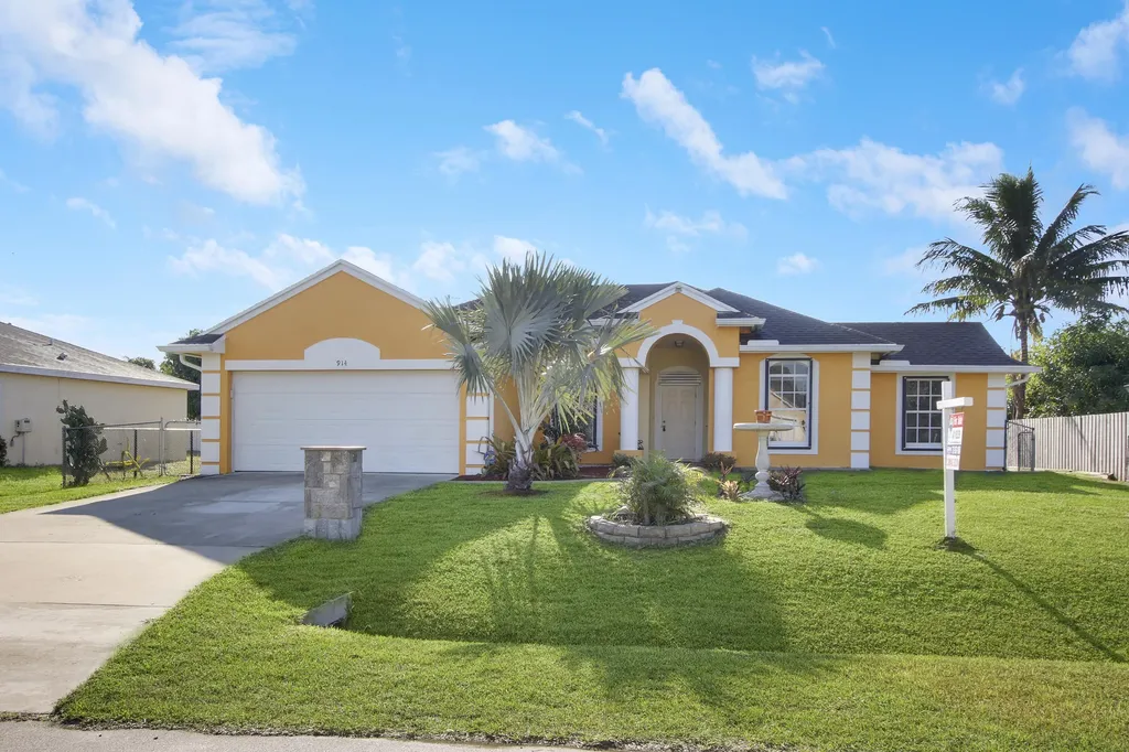 914 SW Gwendolen Terrace Port St Lucie FL 34953