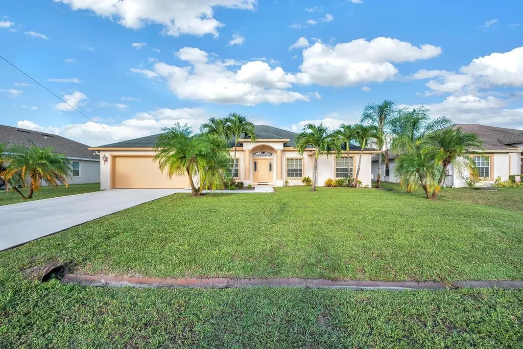 3525 SW San Giorgio Street Port St Lucie FL 34953