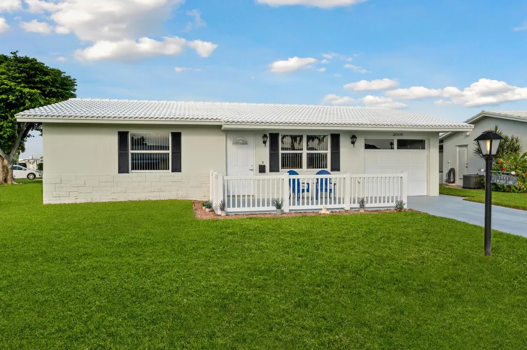 2005 SW Golf Lane Boynton Beach FL 33426