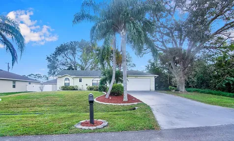 682 SW Jaslo Avenue Port St Lucie FL 34953