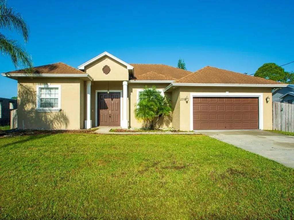 2318 SW Wynnewood Street Port St Lucie FL 34953