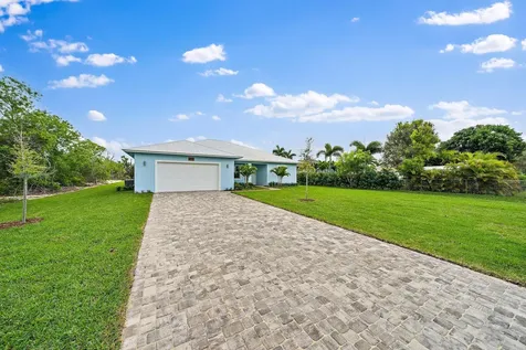 8249 SE Dharlys Street Hobe Sound FL 33455