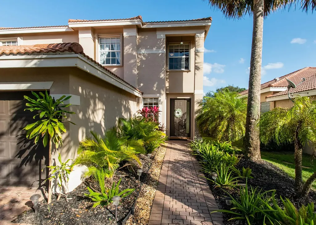 2009 Grey Falcon Circle SW Vero Beach FL 32962