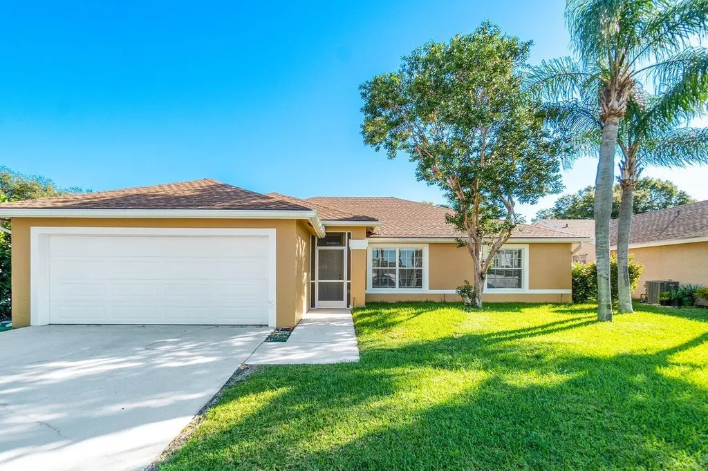 9120 Paragon Way Boynton Beach FL 33472