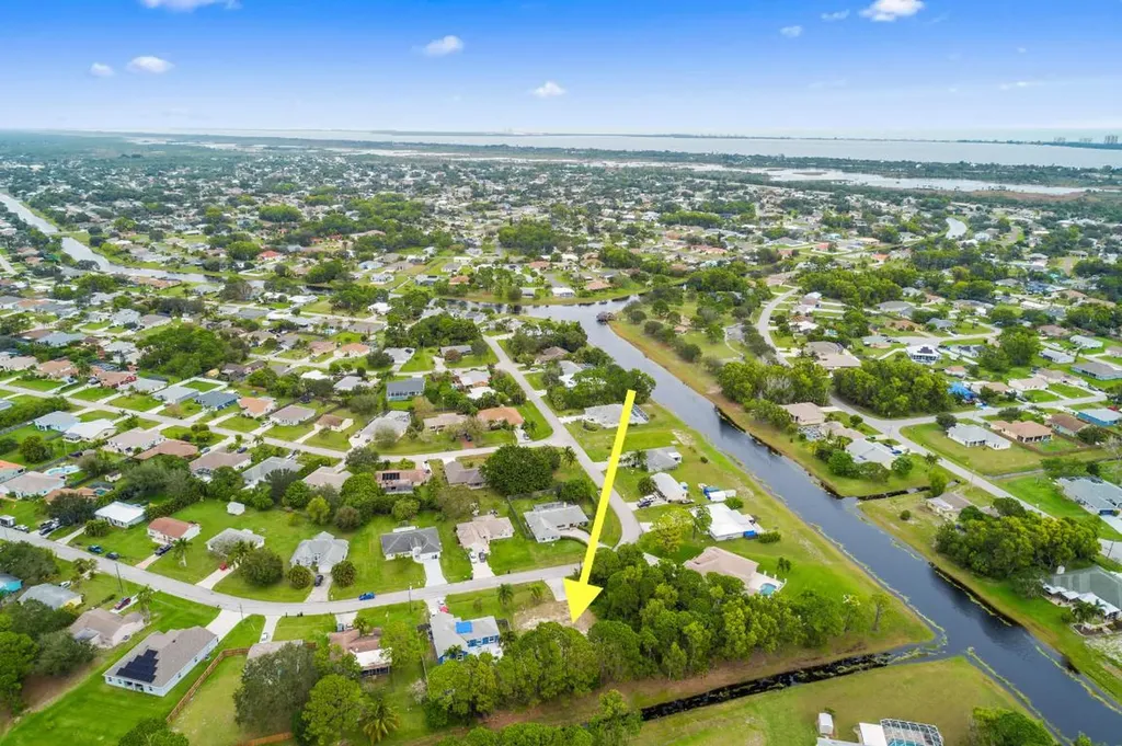 2292 SE Trillo Street Port St Lucie FL 34952