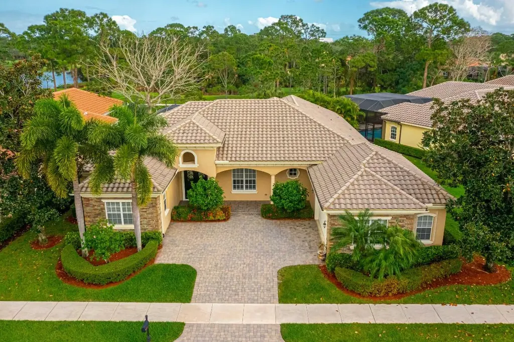 9312 Scarborough Court Port St Lucie FL 34986