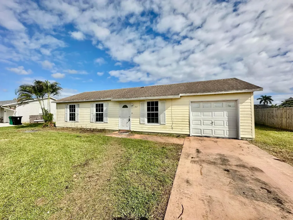 1517 SE Clearbrook Street Port St Lucie FL 34983