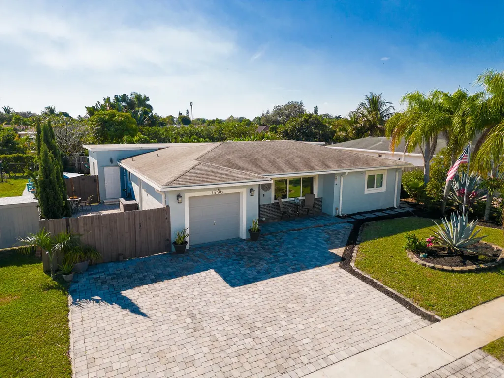 4596 Avalon Street Boca Raton FL 33428