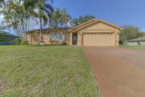 2661 SW Cactus Circle Port St Lucie FL 34953