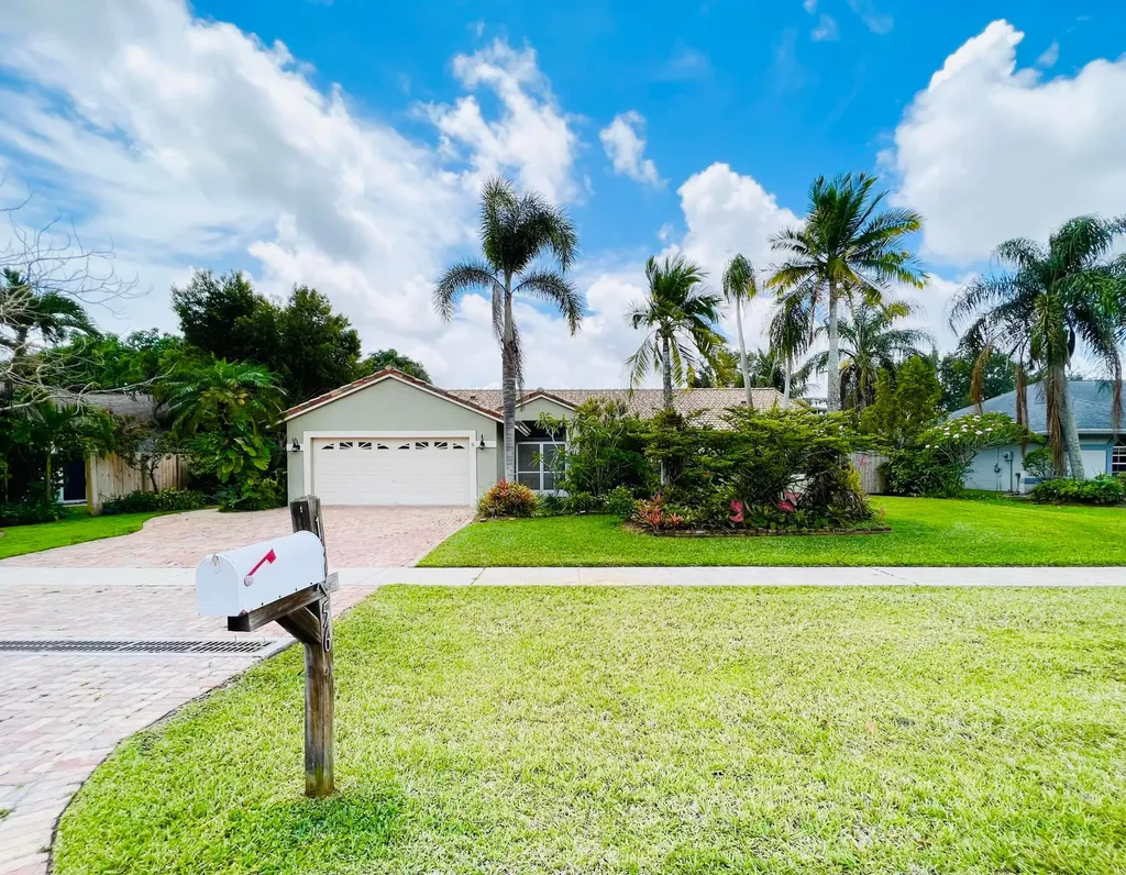 13756 Sheffield Street Wellington FL 33414