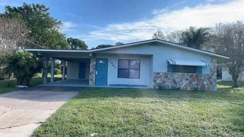 1045 SE Sandia Drive Port St Lucie FL 34983