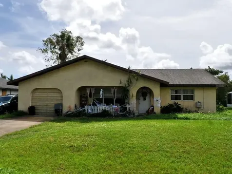 956 SE Brookedge Avenue Port St Lucie FL 34983
