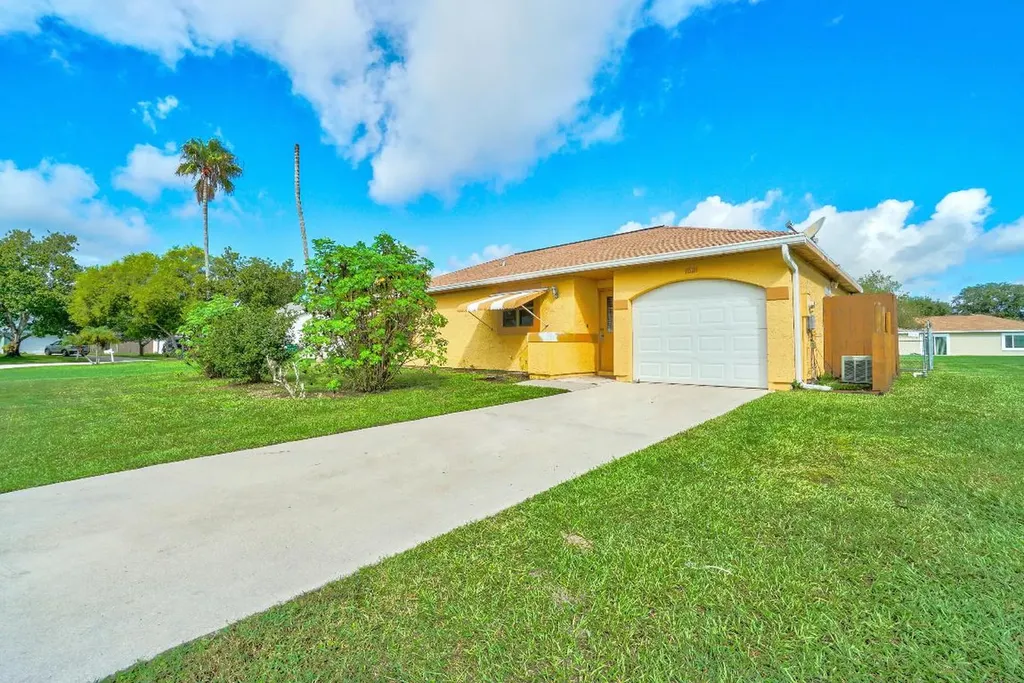 1521 SE Collette Circle Port St Lucie FL 34952