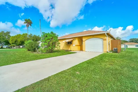 1521 SE Collette Circle Port St Lucie FL 34952