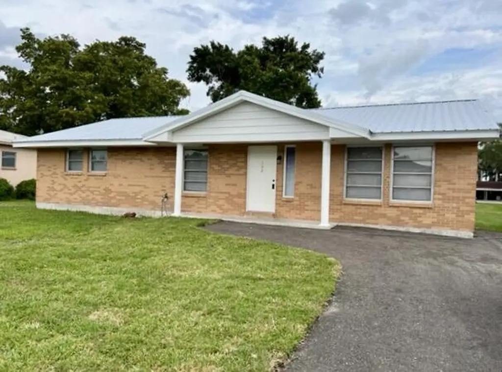 152 S Flame Avenue Pahokee FL 33476