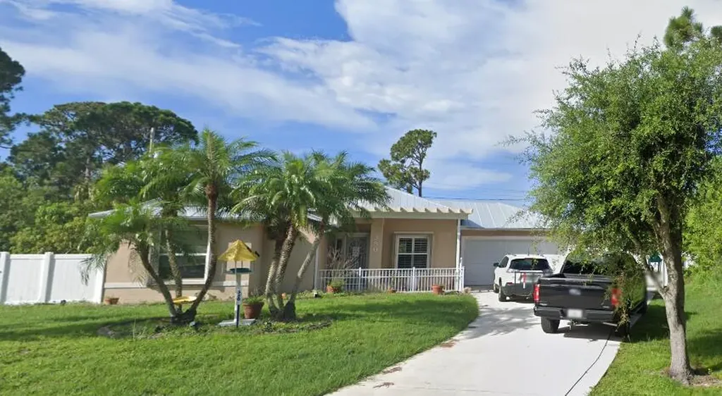 380 SW Paw Court Port St Lucie FL 34953