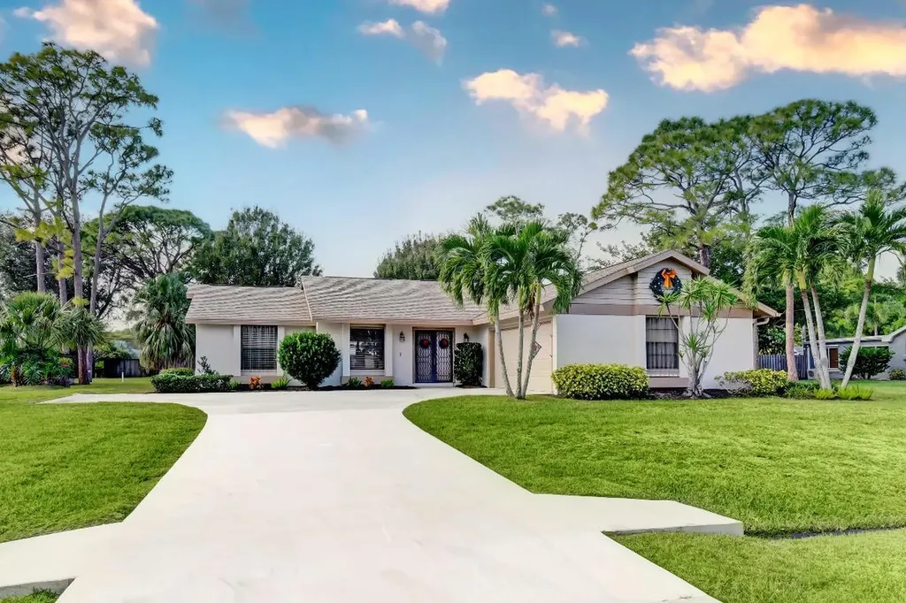 2174 SE Bisbee Street Port St Lucie FL 34952