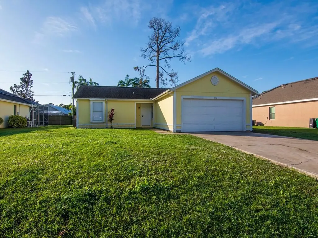 1892 SW Capehart Avenue Port St Lucie FL 34953